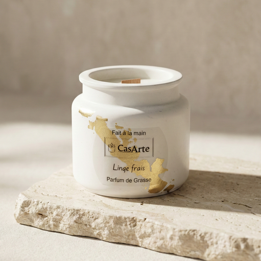 Coffret bougie parfum Linge Frais avec plateau ovale en jesmonite fait main Casarte