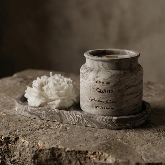 Coffret bougie parfum Cachemire et Soie avec plateau ovale jesmonite beige